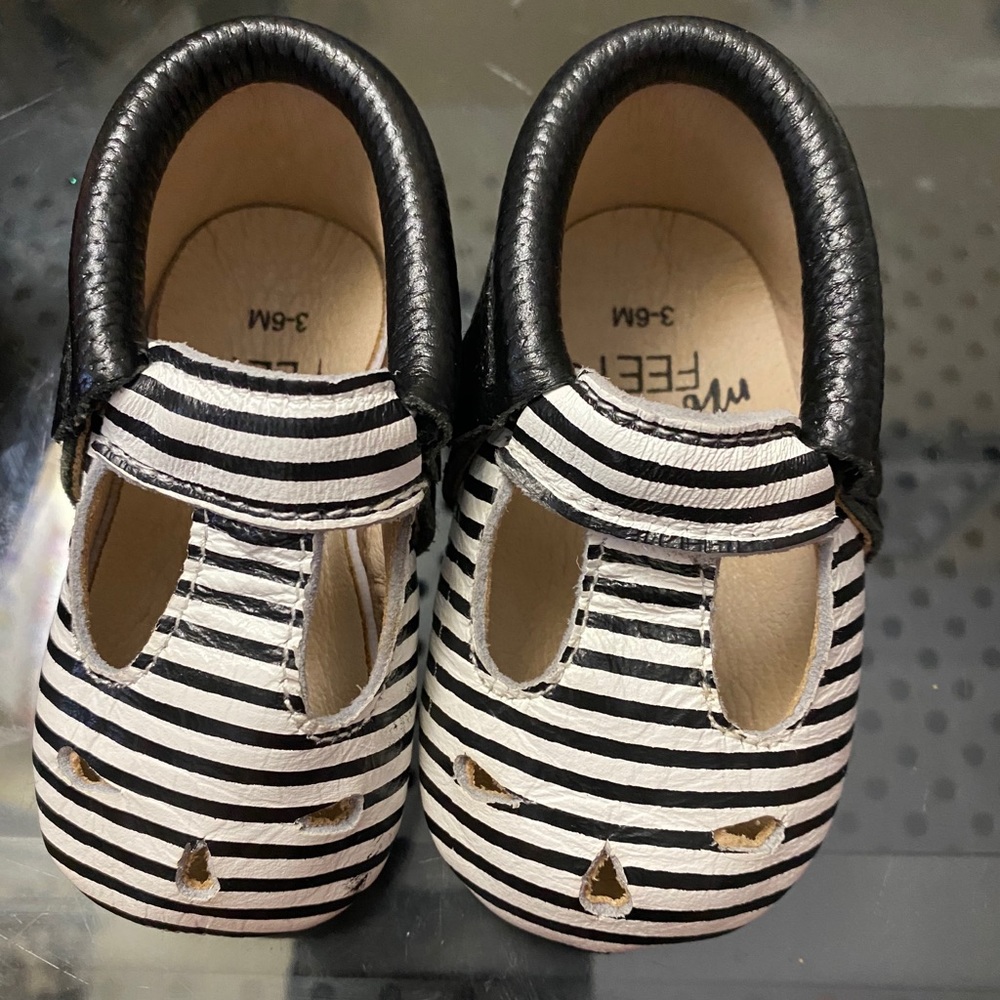 3/6M Monkey Feet Aubries